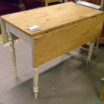 392 3295 DROP-LEAF TABLE